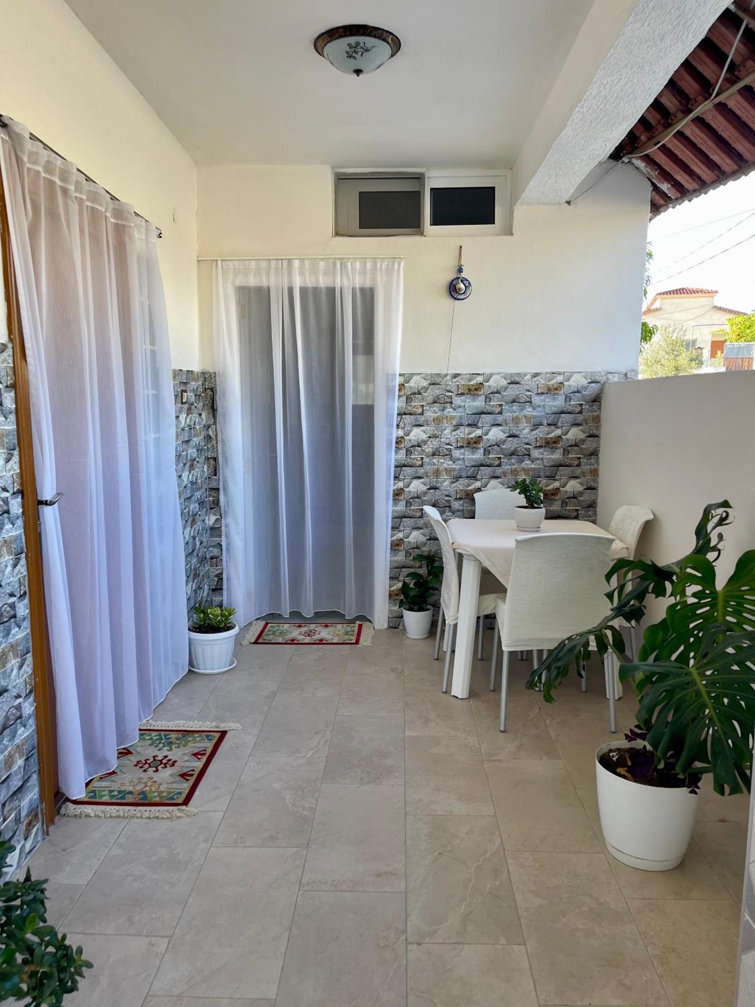 Guest House Dea Vlorë Exterior foto