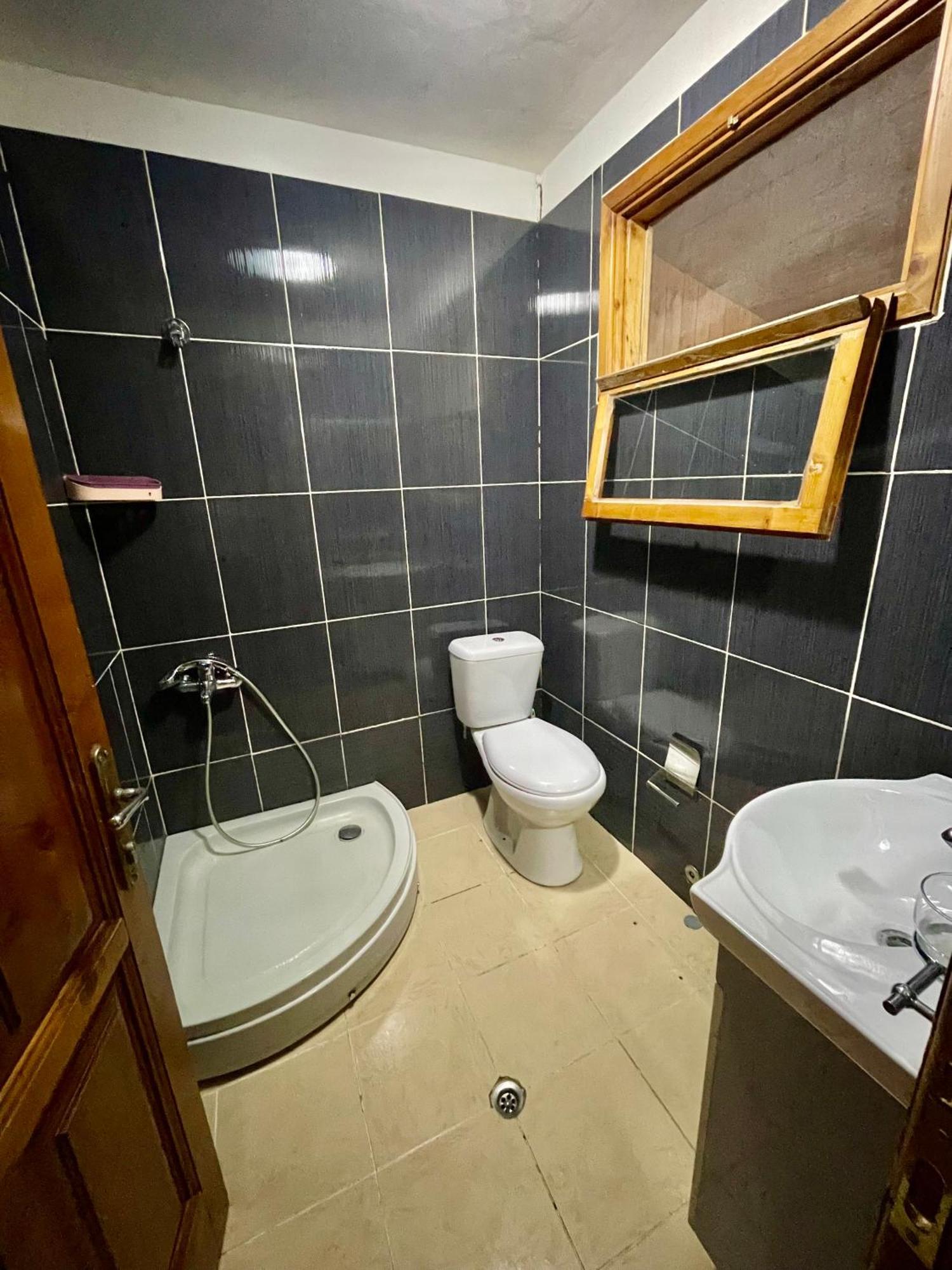 Guest House Dea Vlorë Exterior foto